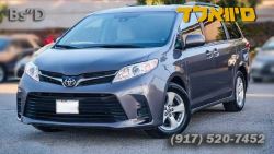 2020 Toyota Sienna LE - Only 23k Miles! - $27,540