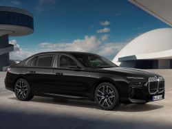 GOOD REASONS FOR THE BMW 7 SERIES | BMW Infinity Cars