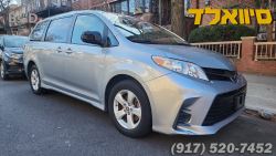 2019 Toyota Sienna LE 58k miles 